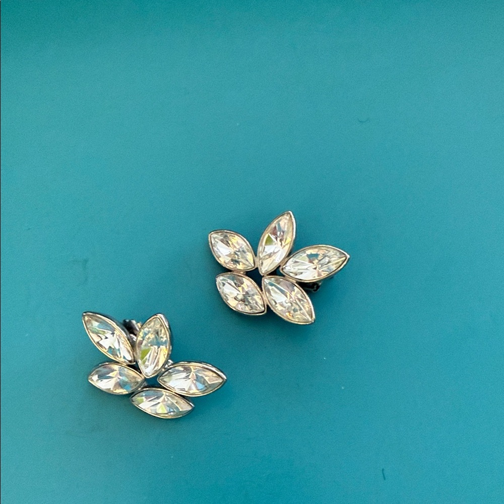 Vintage Elegant Silver Crystal Flower Earrings